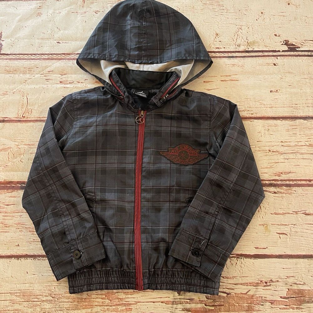 Air Jordon Zip Up Windbreaker Black & Red Kids Size‎ 5 Full Zip Wing Logo